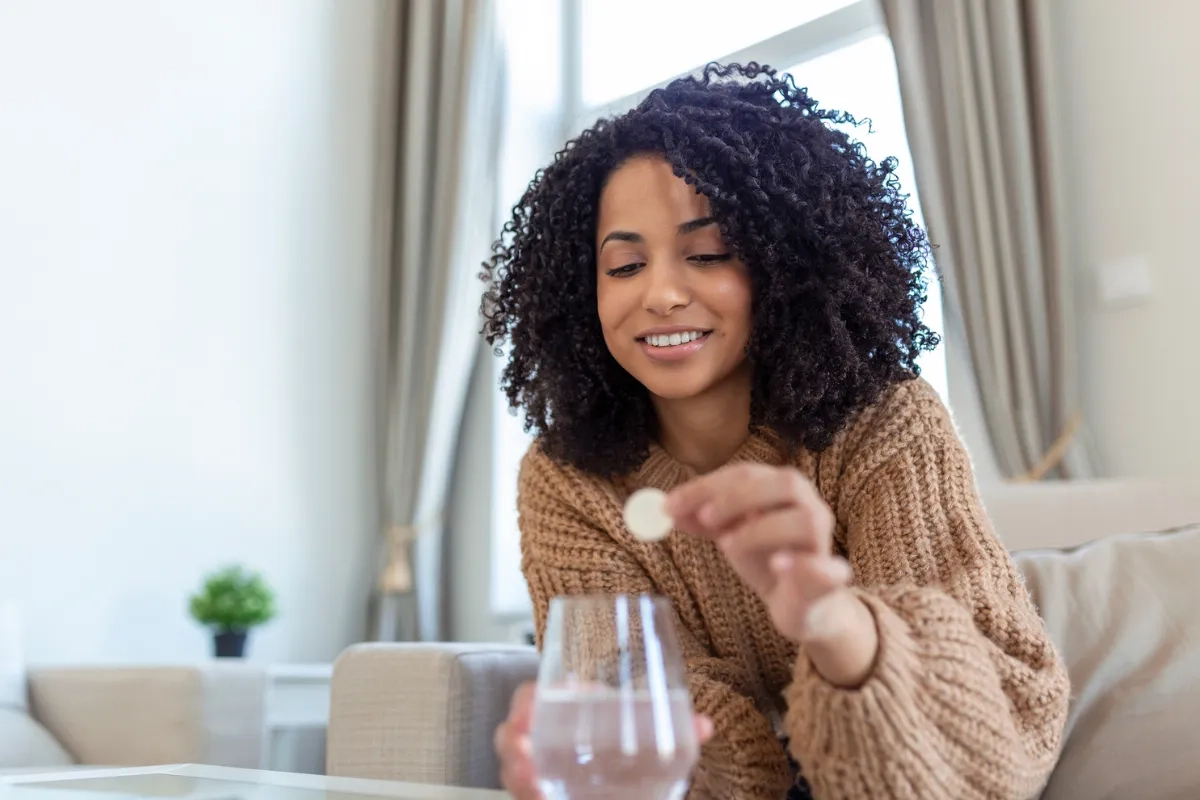 Suplementos de vitaminas para aumentar a imunidade podem ser importantes em alguns momentos da vida. Fale com seu médico.